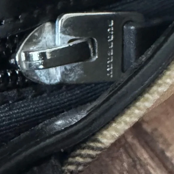 Burberry Nova Check Plaid PVC Bag - Picture 12 of 15